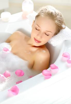 5 STEPS TO THE ULTIMATE RELAXING BATH