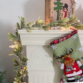 20 LED Frosted Mistletoe Garland