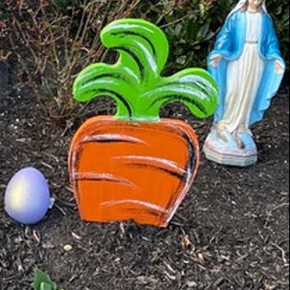Large Carrot Yard Stake Decor