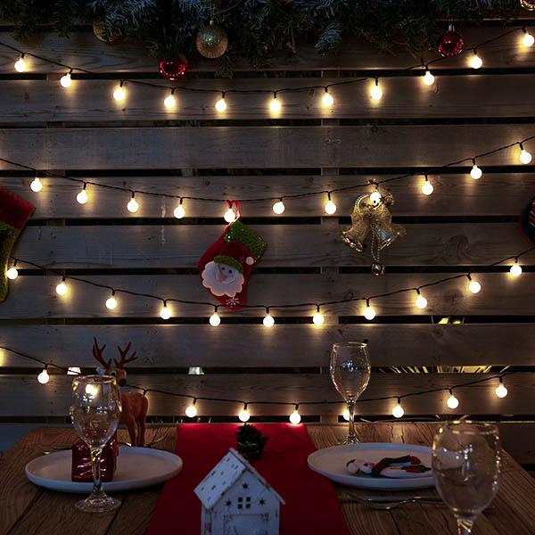 XMAS Solar-Powered LED Globe String Lights