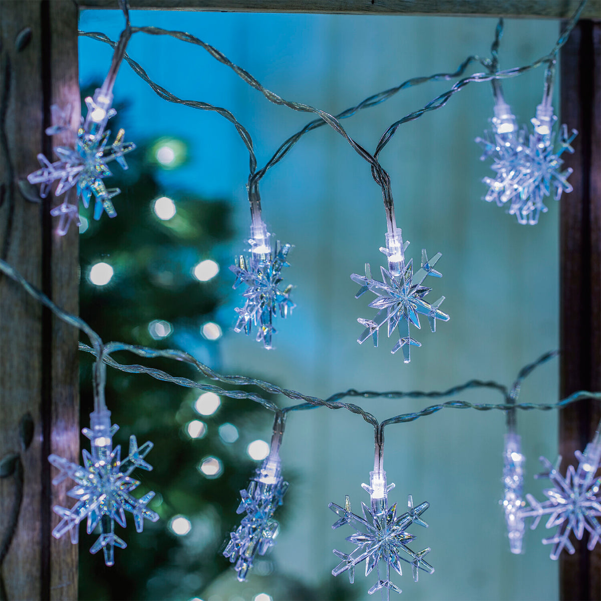 Solar-Powered Snowflake LED String Lights