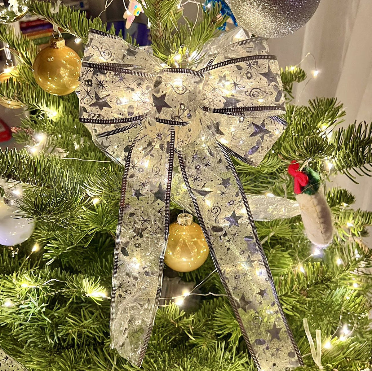 Festive LED Ribbon Bow Decoration - Christmas Tree Home Indoor Outdoor Holiday Party Decor Ornament